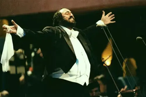 Radio Art - Luciano Pavarotti